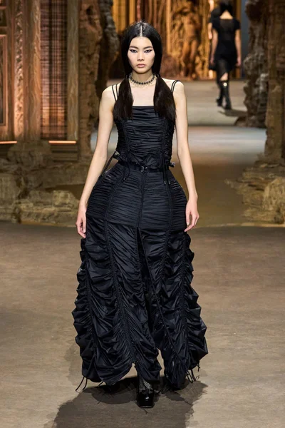 Look 24